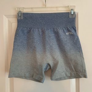 Blue ombré biker shorts